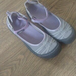 JBU water sandals
